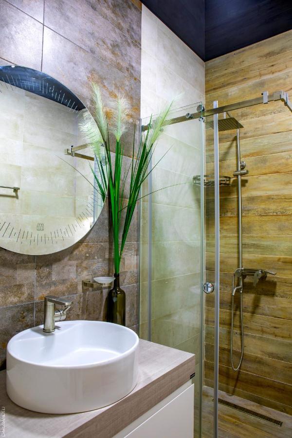 Entire Flat With City Skyline View - Two Bedrooms Batumi Exteriör bild