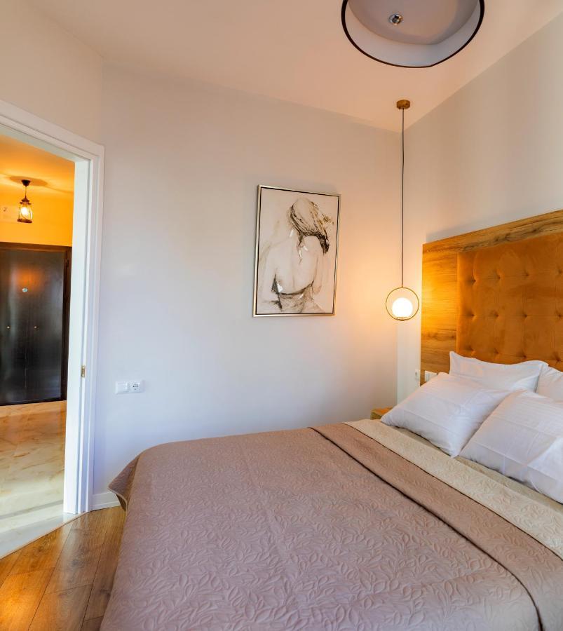 Entire Flat With City Skyline View - Two Bedrooms Batumi Exteriör bild